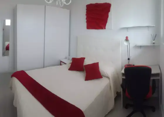 Se alquila habitación en piso de 3 habitaciones en Santander
