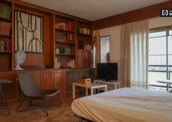 Se alquila habitación en piso de 7 habitaciones en Chamartín, Madrid