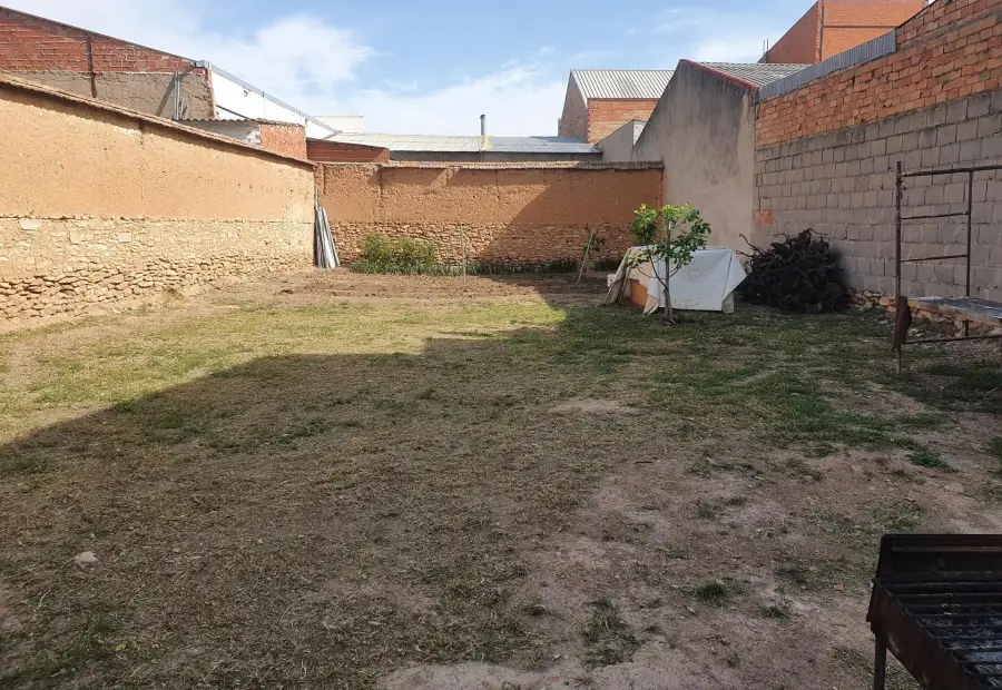 Solar urbano de 350 m² en calle José Alcázar, Tomelloso en Tomelloso