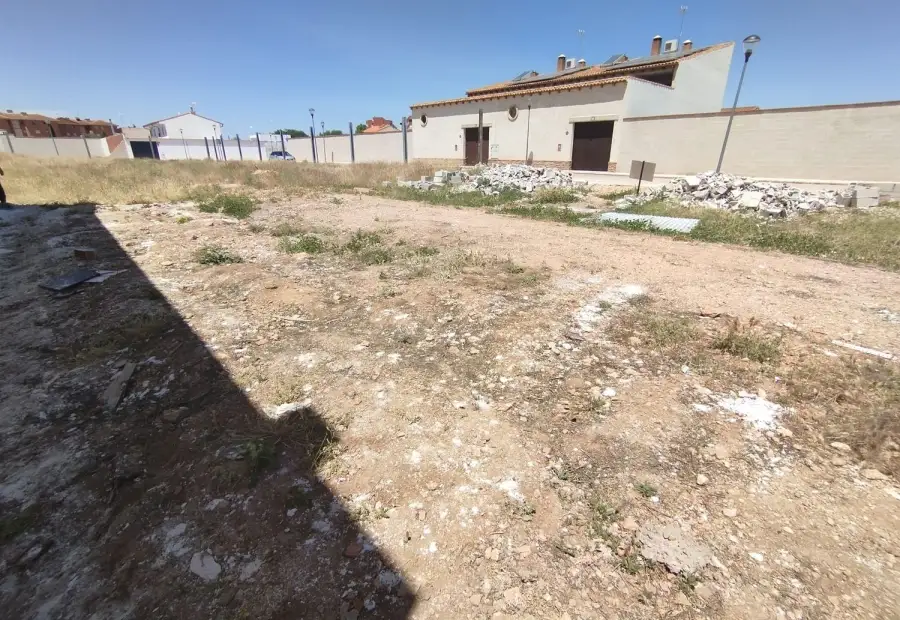 Terreno / Urbanizable En Venta Calle Ángel Luis Valero Perona, Tomelloso en Tomelloso