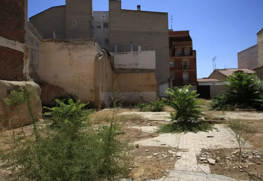 Terreno / Urbano (solar) En Venta Calle del Pintor Francisco Carretero, Tomelloso en Tomelloso