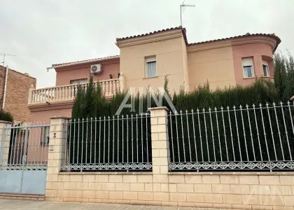 Venta Casa Paseo del RÃ­o, Manzanares en Manzanares