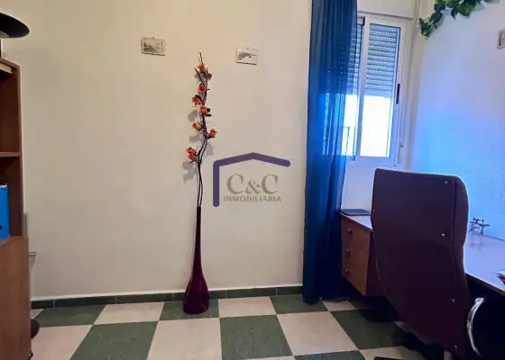 venta de piso en Manzanares, Avenida Cristóbal Colón
